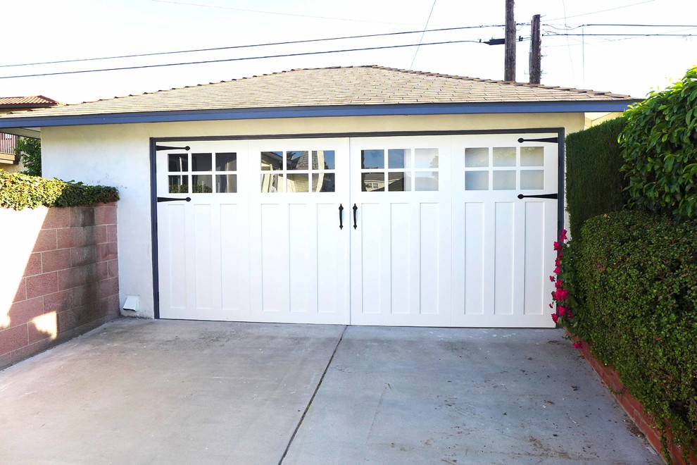 Garage - small contemporary detached garage idea in Los Angeles