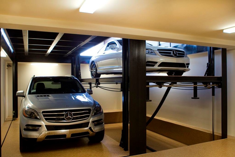 Trendy garage photo in Los Angeles