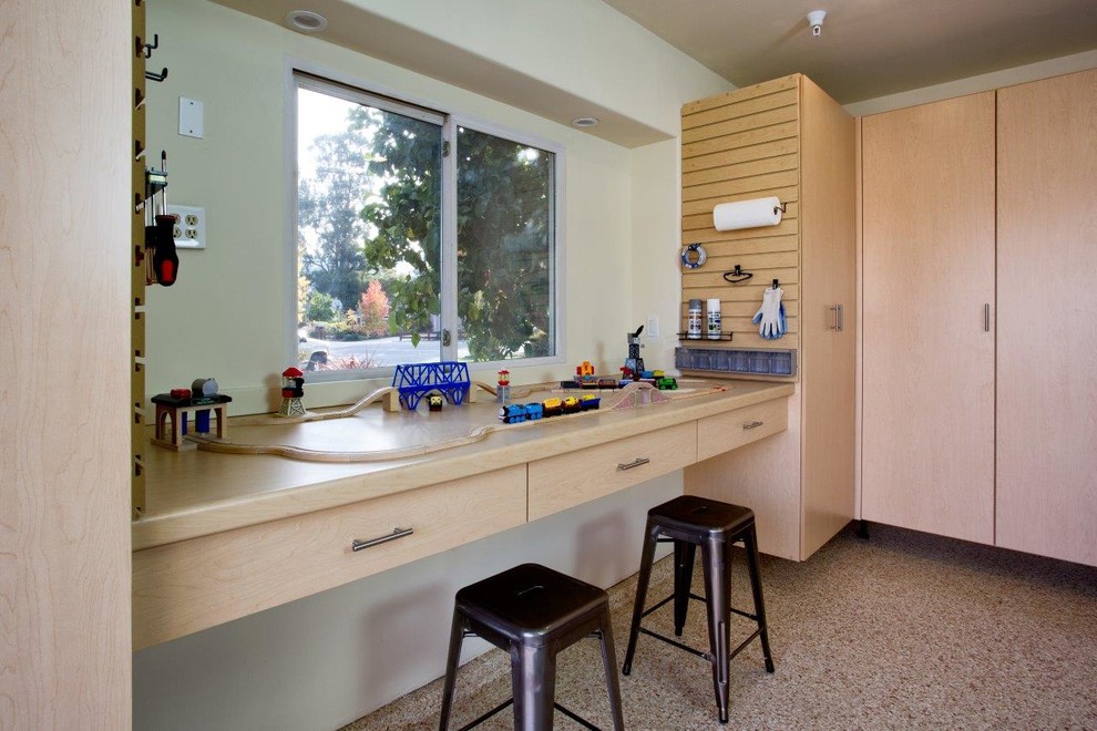 Custom Garage in Maple Thermally Fused Laminate with Sahara Epoxy Floor