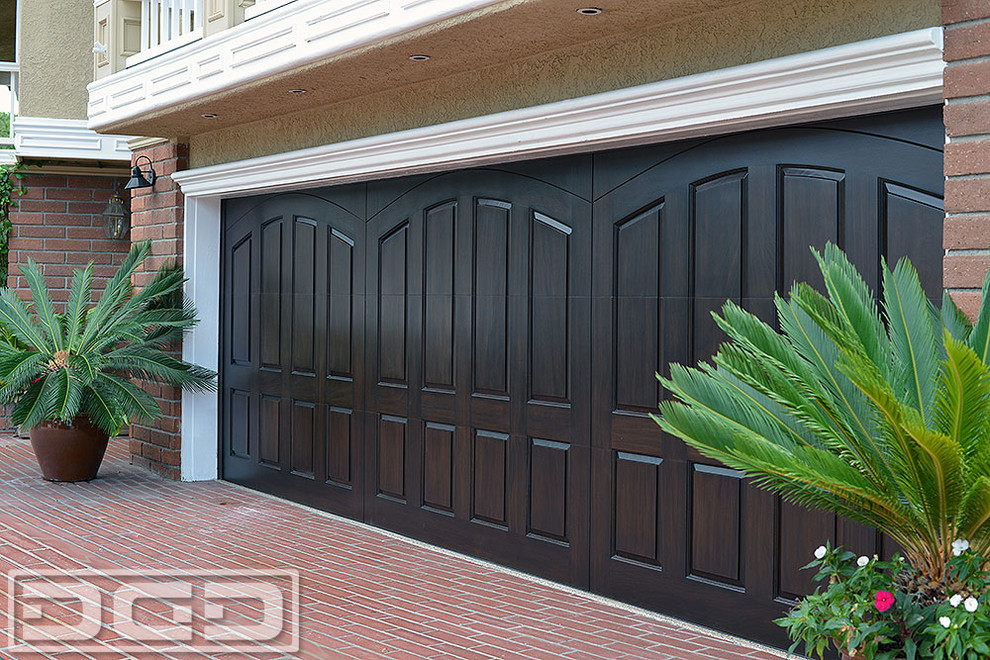 CustomMade Luxury Garage Doors for the Lavish Linda Isle, CA Real