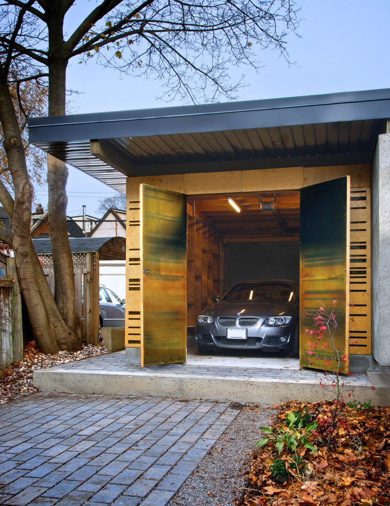 Inredning av en modern enbils garage och förråd