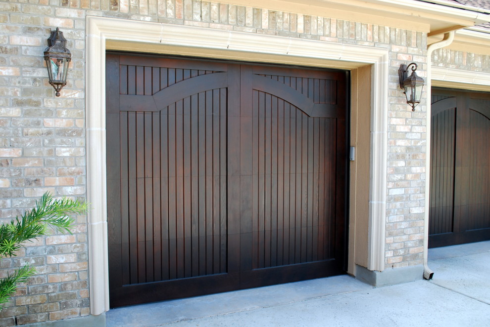 Elegant Arch Wood Doors In A Carriage Yle By Cowart Door Syems