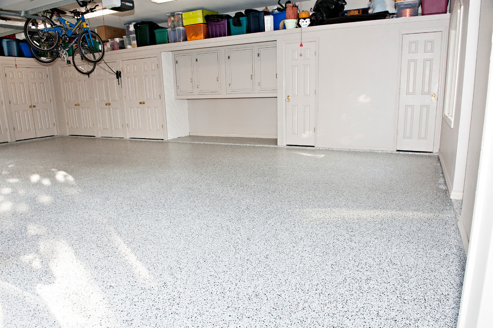 Epoxy coated garage "Grey Blend" - Traditional - Garage ...