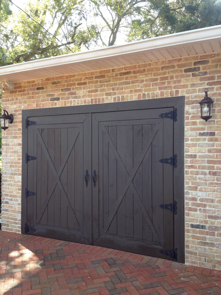 Exterior House Garage Facade remodeled with Old Chicago Thin Brick