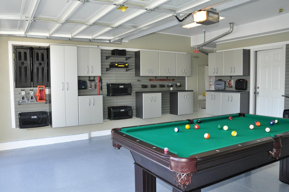 Large trendy garage photo in Salt Lake City