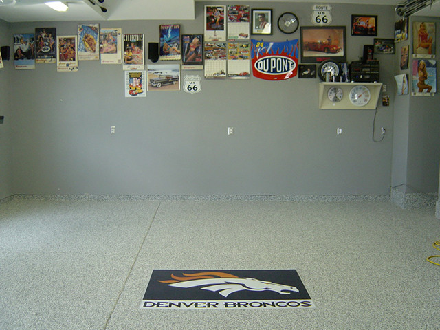Bild på ett litet vintage tillbyggt enbils kontor, studio eller verkstad