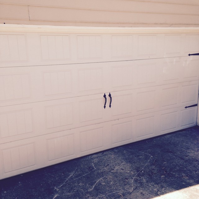 Garage Door Install Traditional Car, Neighborhood Garage Door Company