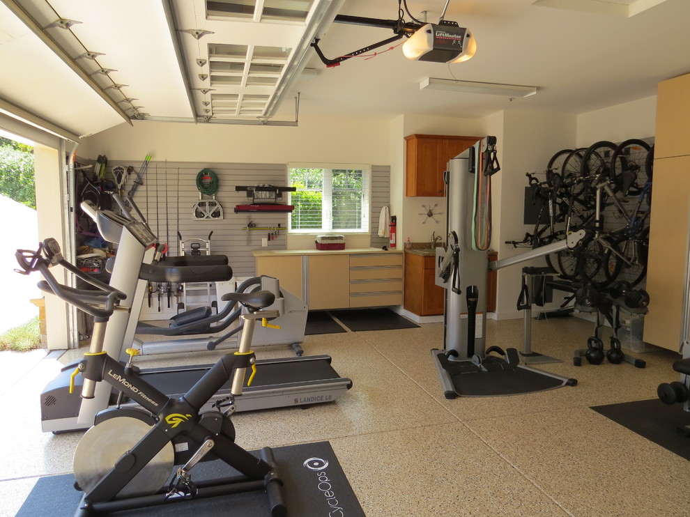 Inspiration for a timeless home gym remodel in San Francisco
