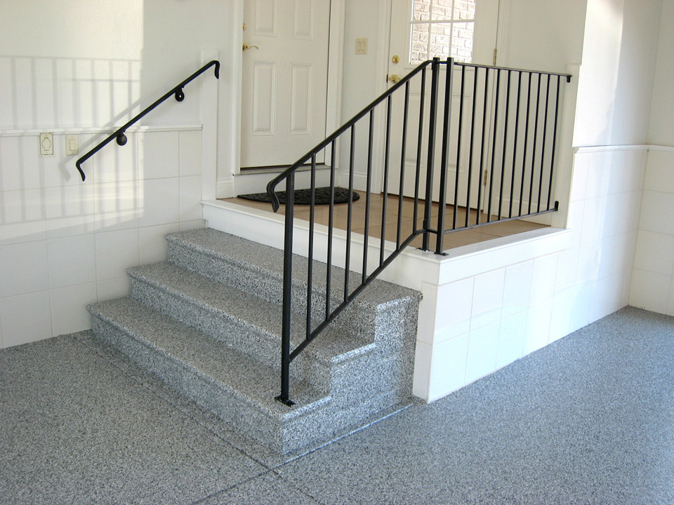 Medium sized modern staircase in Cleveland.