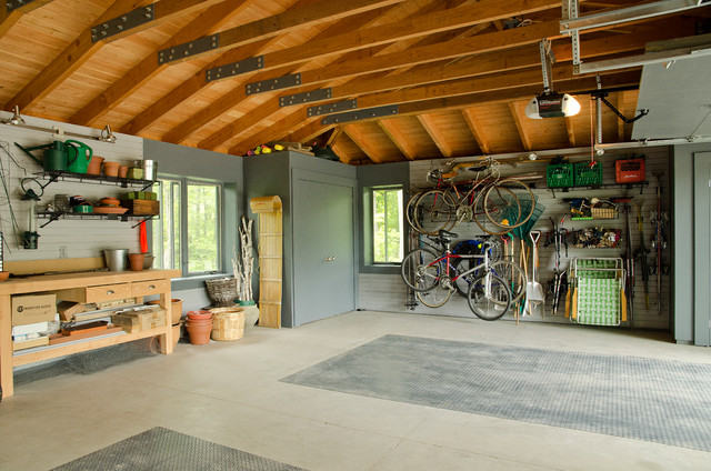 Garage Interior - Traditional - Garage - Toronto