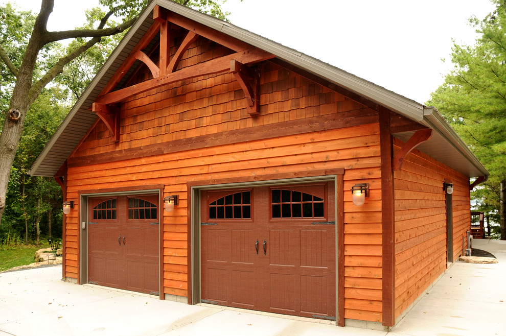 Idéer för en mellanstor rustik tillbyggd garage och förråd