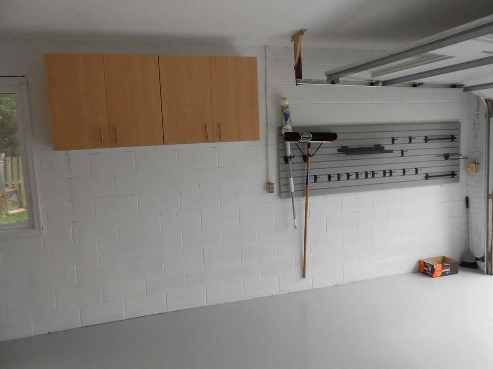 Garage; McLean, VA Contemporary Garage DC Metro by Econize