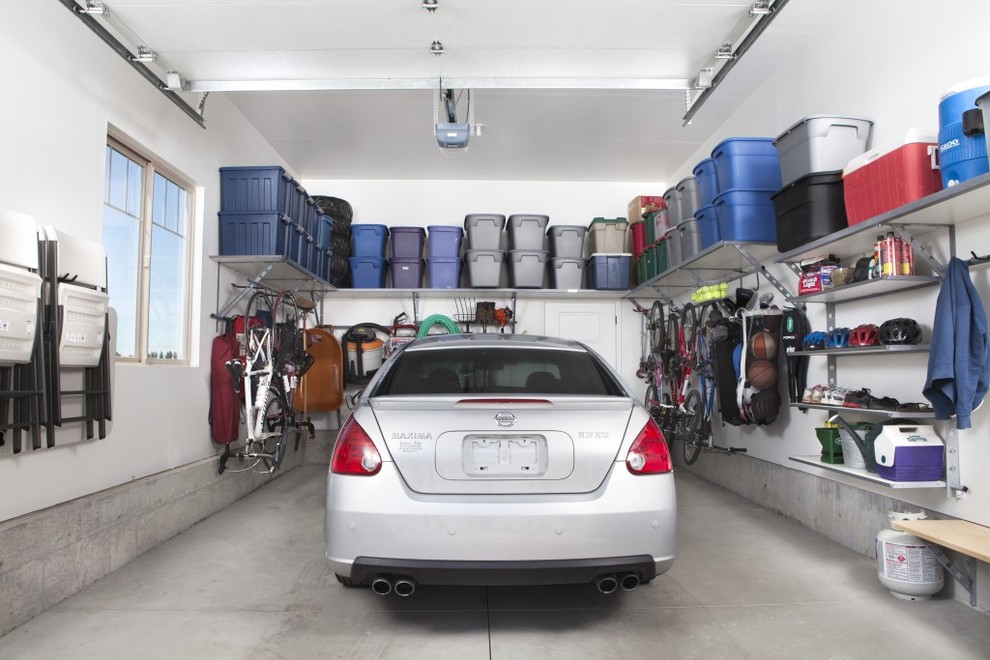 Small traditional single garage in Atlanta.