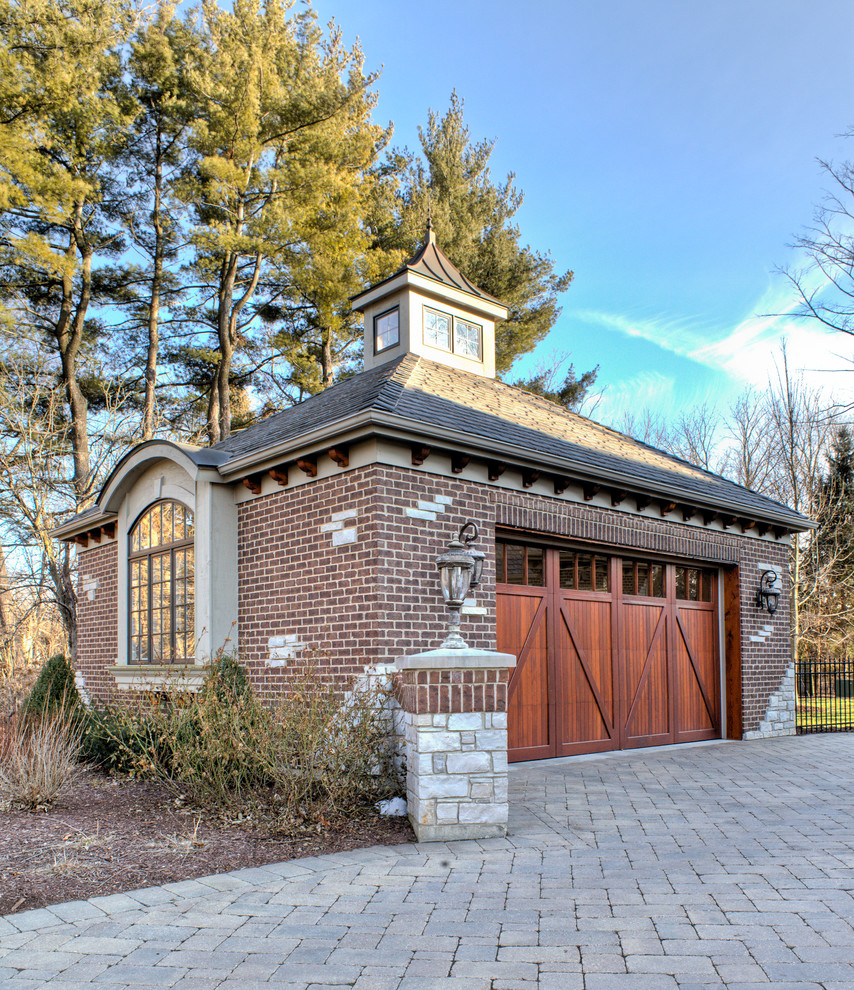 Elegant detached garage photo in Chicago