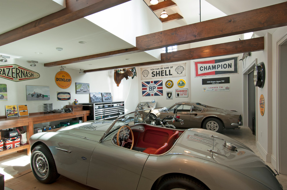 Foto di un garage per due auto indipendente industriale di medie dimensioni con ufficio, studio o laboratorio