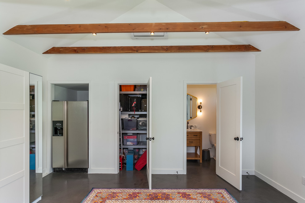 Hawkinson Garage Remodeling in Larchmont Village Transitional