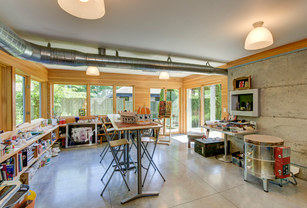 Foto di garage e rimesse connessi minimalisti con ufficio, studio o laboratorio