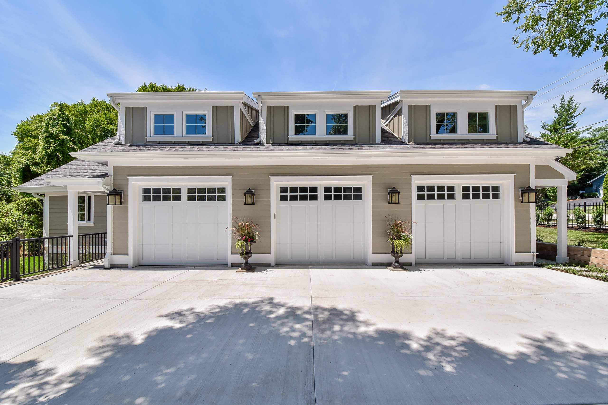 Hinsdale Luxury Garage Traditional Garage Chicago By Sebring Design Build Houzz [ 1706 x 2560 Pixel ]