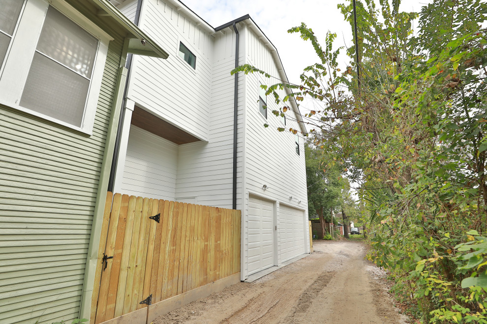 Houston Heights 12th Street Farmhouse Garage Houston by