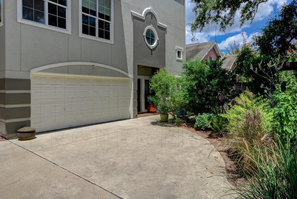 Houston Properties, 3011 Houston Ave., Houston TX 77009 Garage