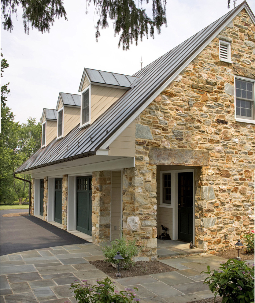 Large elegant detached three-car garage photo in Baltimore