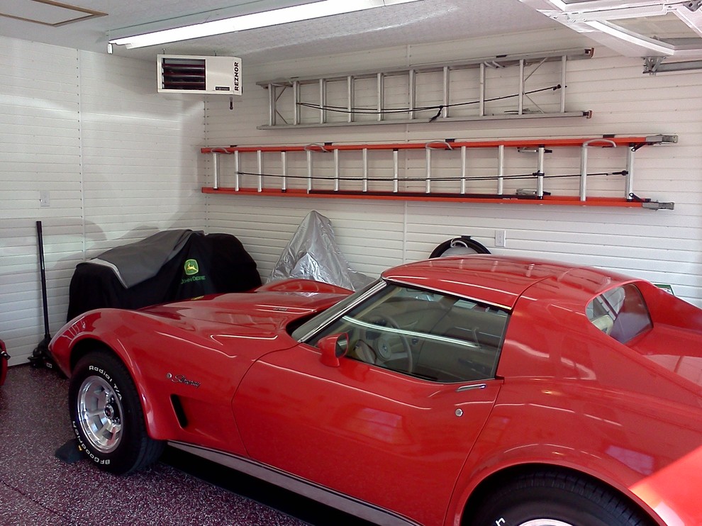 Diseño de garaje adosado tradicional para dos coches