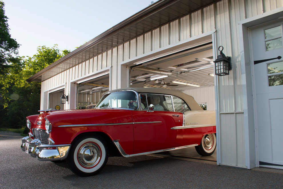 James's Hobby Garage Traditional Garage Chicago by Morton