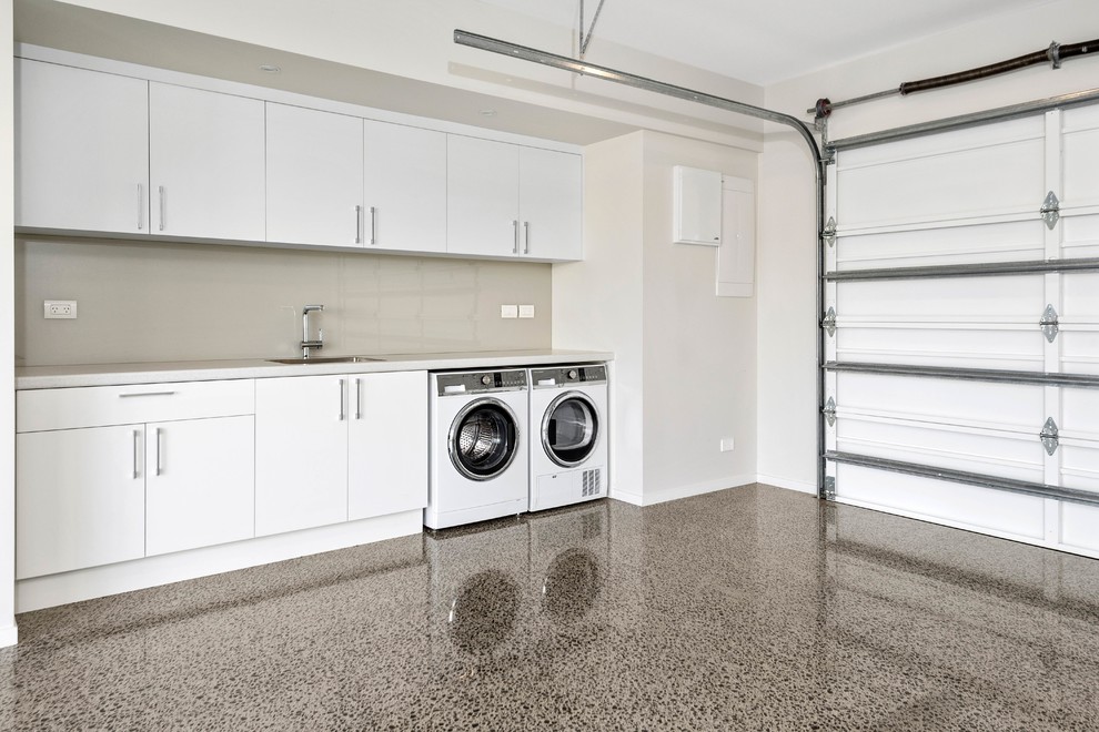 Photo of a large modern utility room in Auckland.