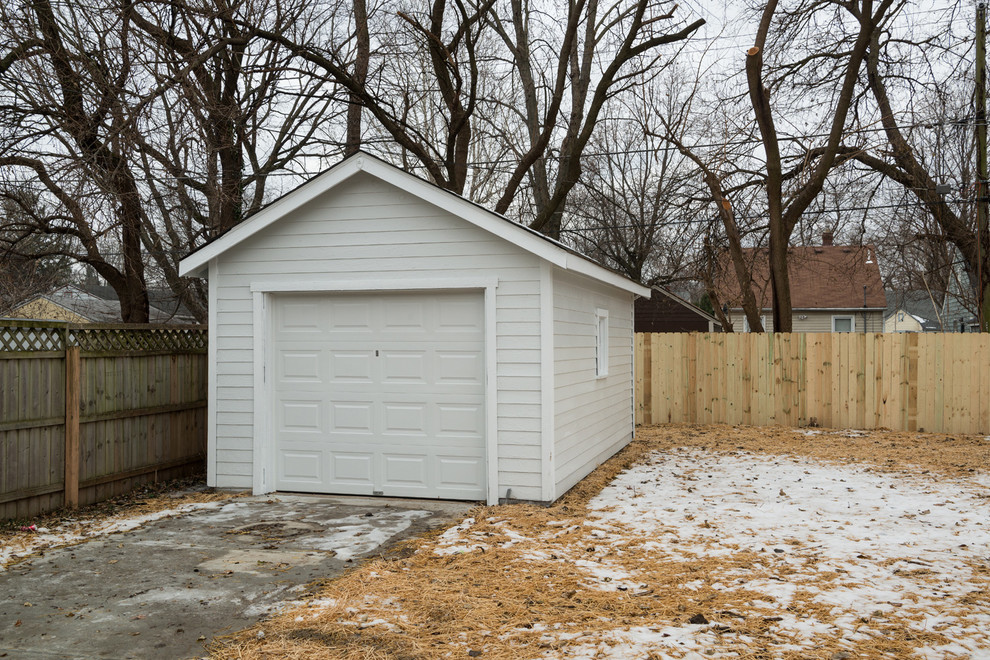 Small detached single garage in Indianapolis.