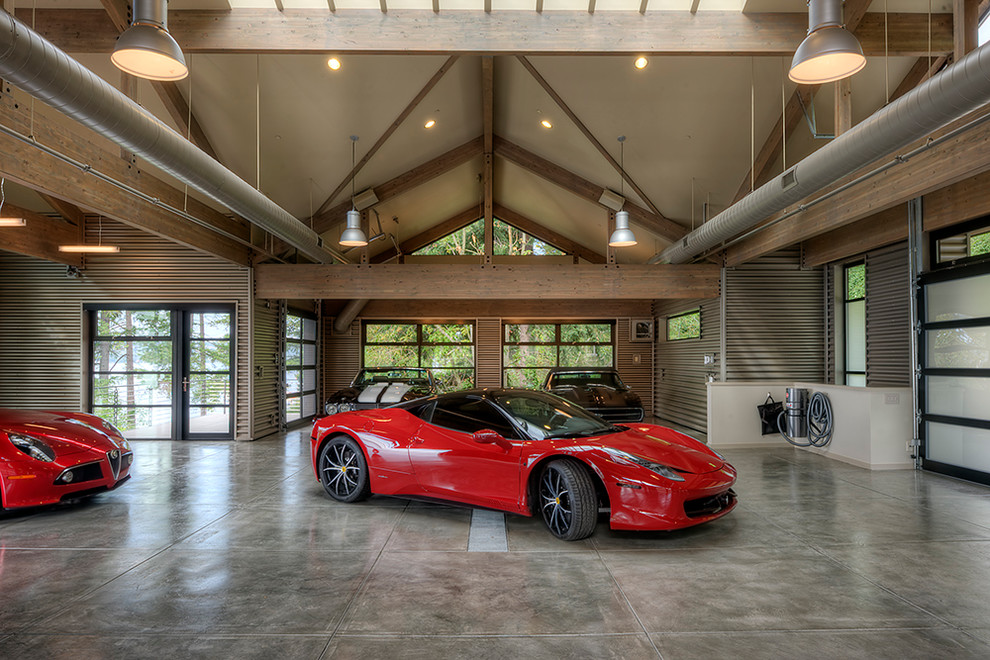 Inspiration pour un garage pour quatre voitures ou plus séparé.