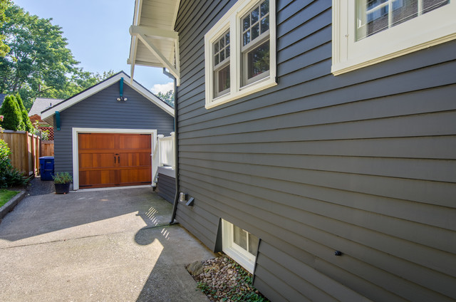 Laurelhurst Garage - Arts & Crafts - Car Porch - Portland - by Contour