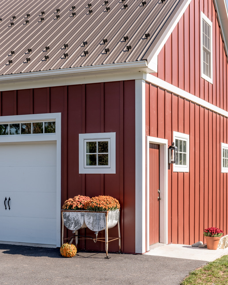 Manheim Farmhouse Farmhouse Garage Philadelphia by Custom Home