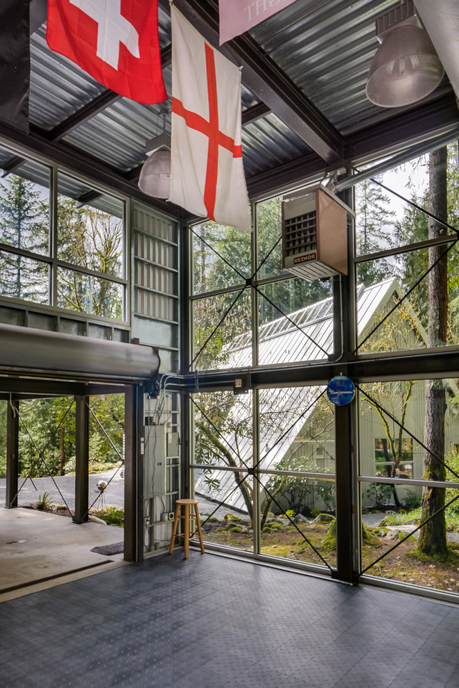 Freistehende, Kleine Industrial Garage als Arbeitsplatz, Studio oder Werkraum in Seattle