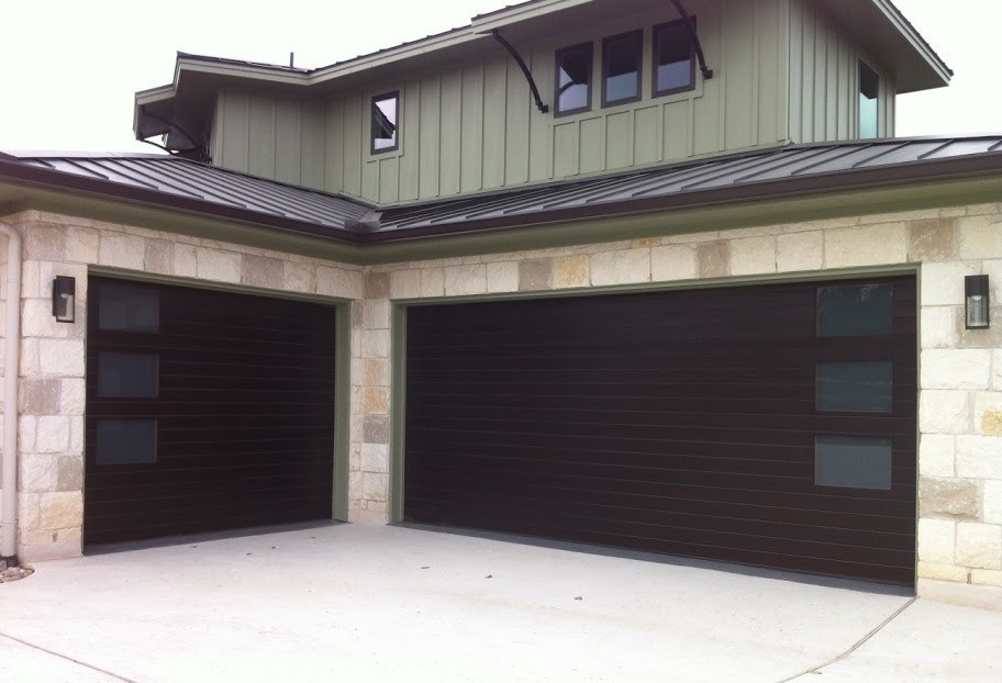 Modern Homes With Customized Real Wood Overhead Garage Doors Contemporary Austin By Cedar Park - Cedar Park Garage Doors Austin