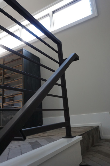 Modern-Mudroom Railing - Moderne - Escalier - Columbus - par Suburban ...