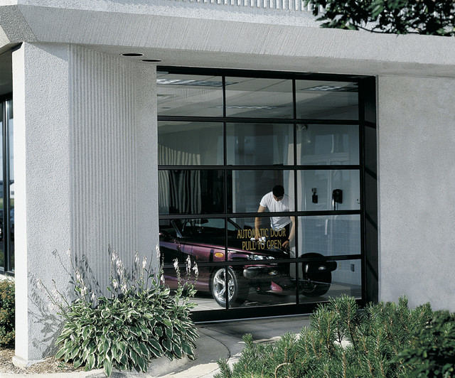 Modern New Look Modern Garage Kansas City by Raynor Garage Doors of Kansas City Houzz UK