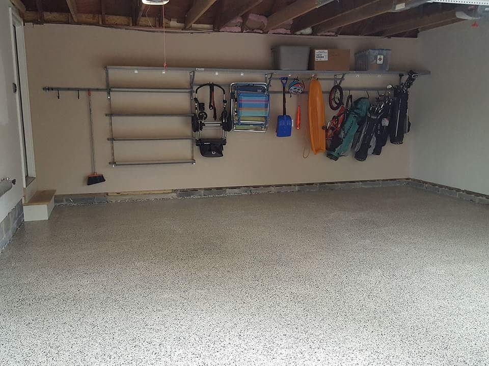 Medium sized classic attached double garage in Philadelphia.