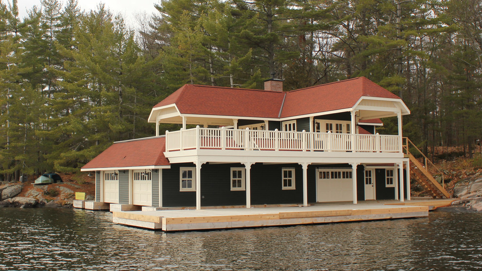 Inspiration for a large traditional boathouse in Toronto.