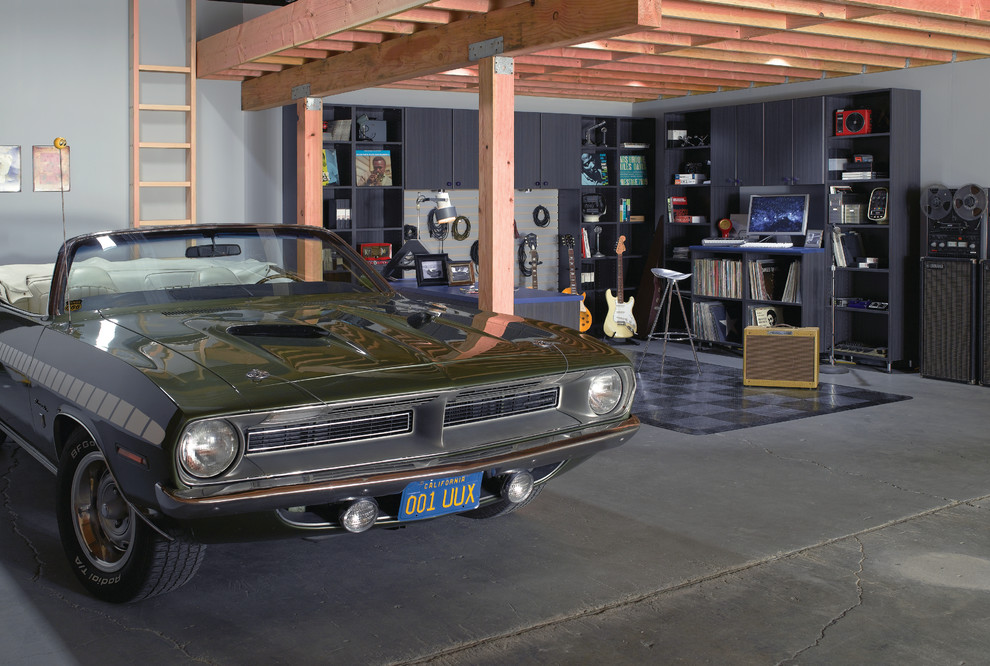 Cette photo montre un garage pour une voiture attenant moderne de taille moyenne.