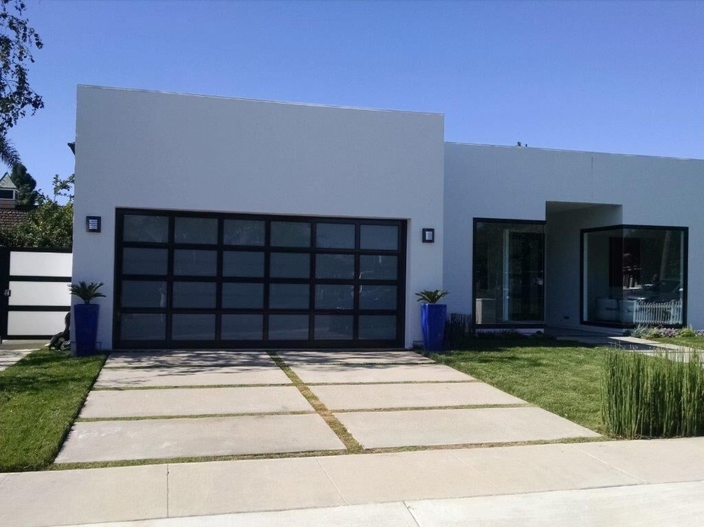 Medium sized modern attached double garage in Orange County.