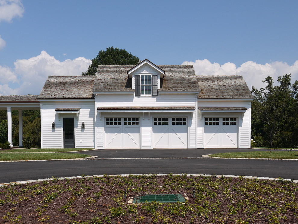 Inspiration for a timeless detached three-car garage remodel in Atlanta