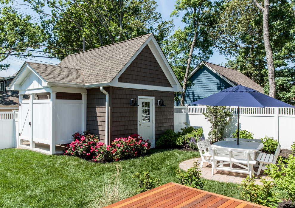 Norwood Traditional Traditional Garage New York by Lizzie O