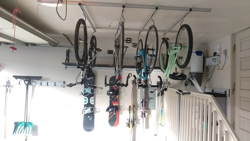 スポーツ用自転車を家の中に収納・保管する5つのアイデア | Houzz (ハウズ)