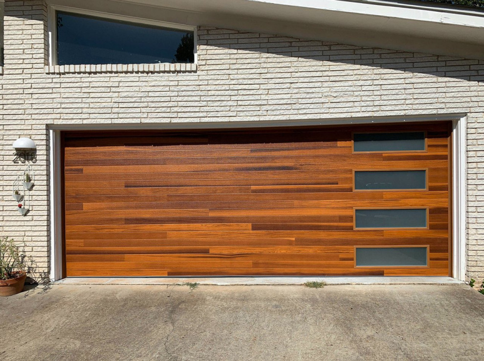 Planks Cedar Midcentury Garage Atlanta by C.H.I. Overhead Doors