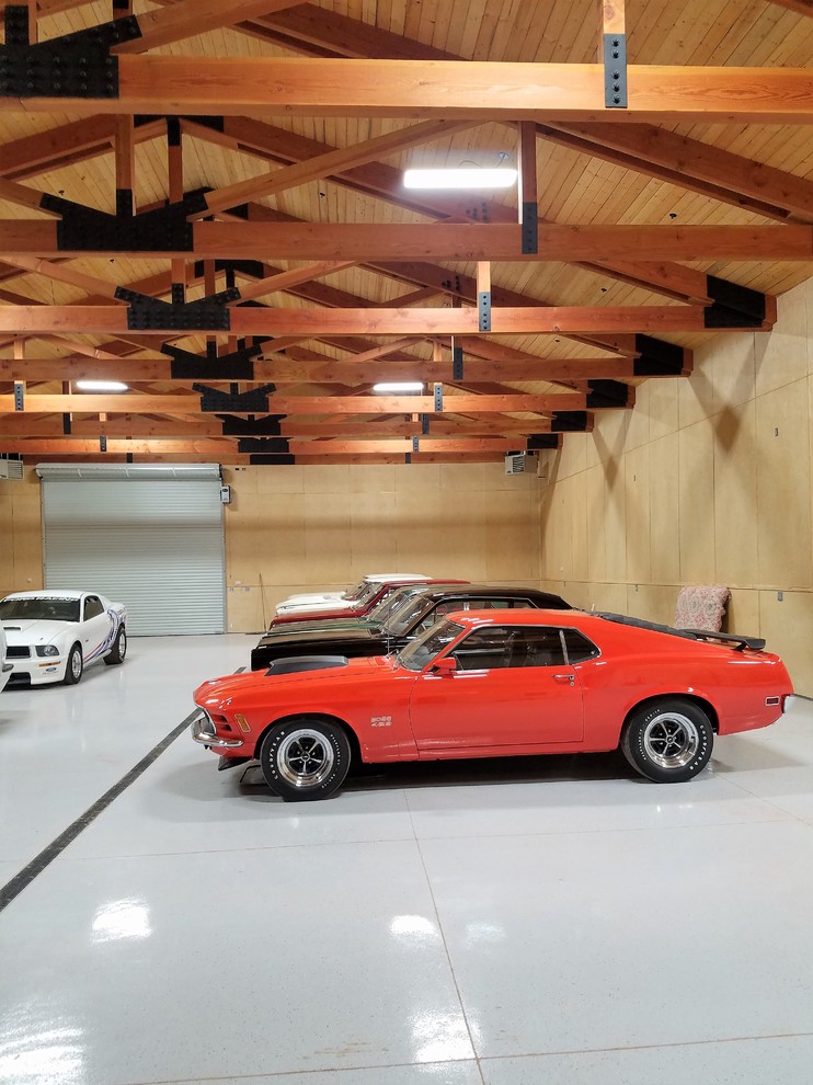 Garage - country garage idea in Phoenix