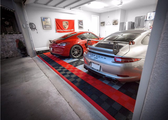 Porsche 911 Garage