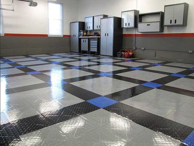 RACEDECK Garage Flooring - Patented Tuffshield style in Home Garage ...