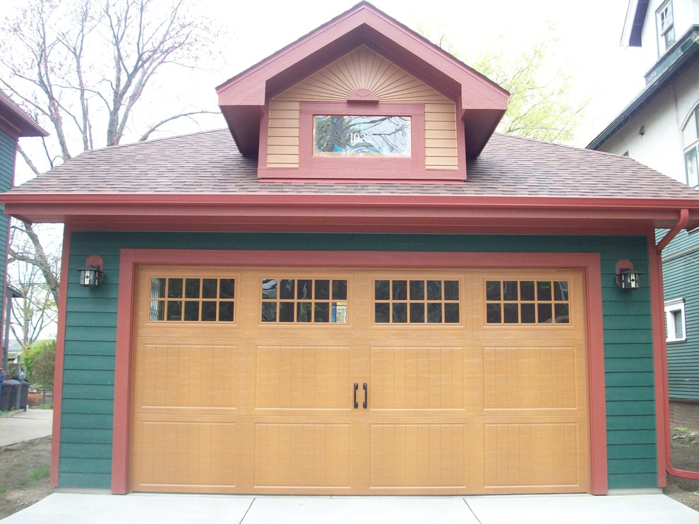 Exemple d'un garage séparé victorien de taille moyenne.