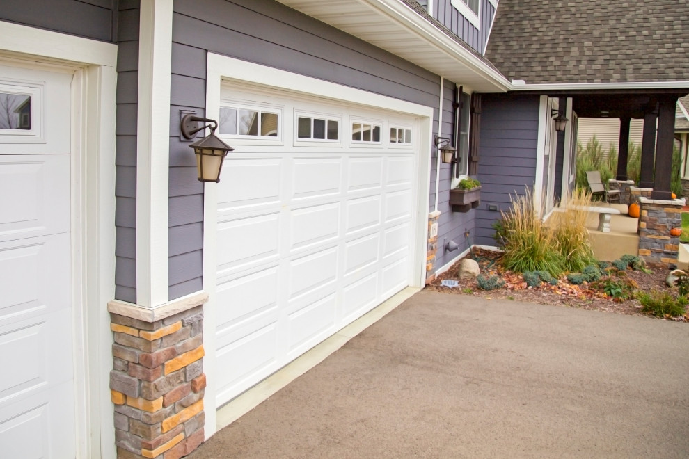 Ranch Panel - Traditional - Garage - by Midland Garage Door | Houzz