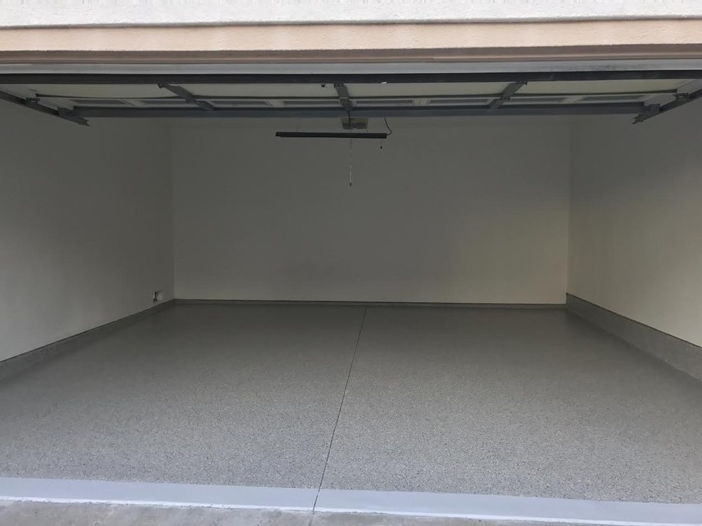 Immagine di un garage per due auto indipendente minimal di medie dimensioni